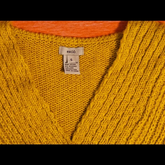 Mustard fashionable Top-NWOT-Size Small - Picture 11 of 13